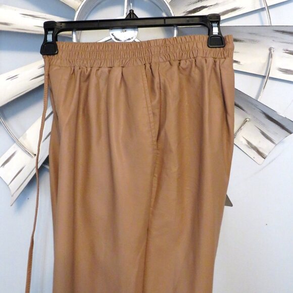 Deluc Fleetwood Nougat‎ Faux Leather Crop Pants - Picture 6 of 12